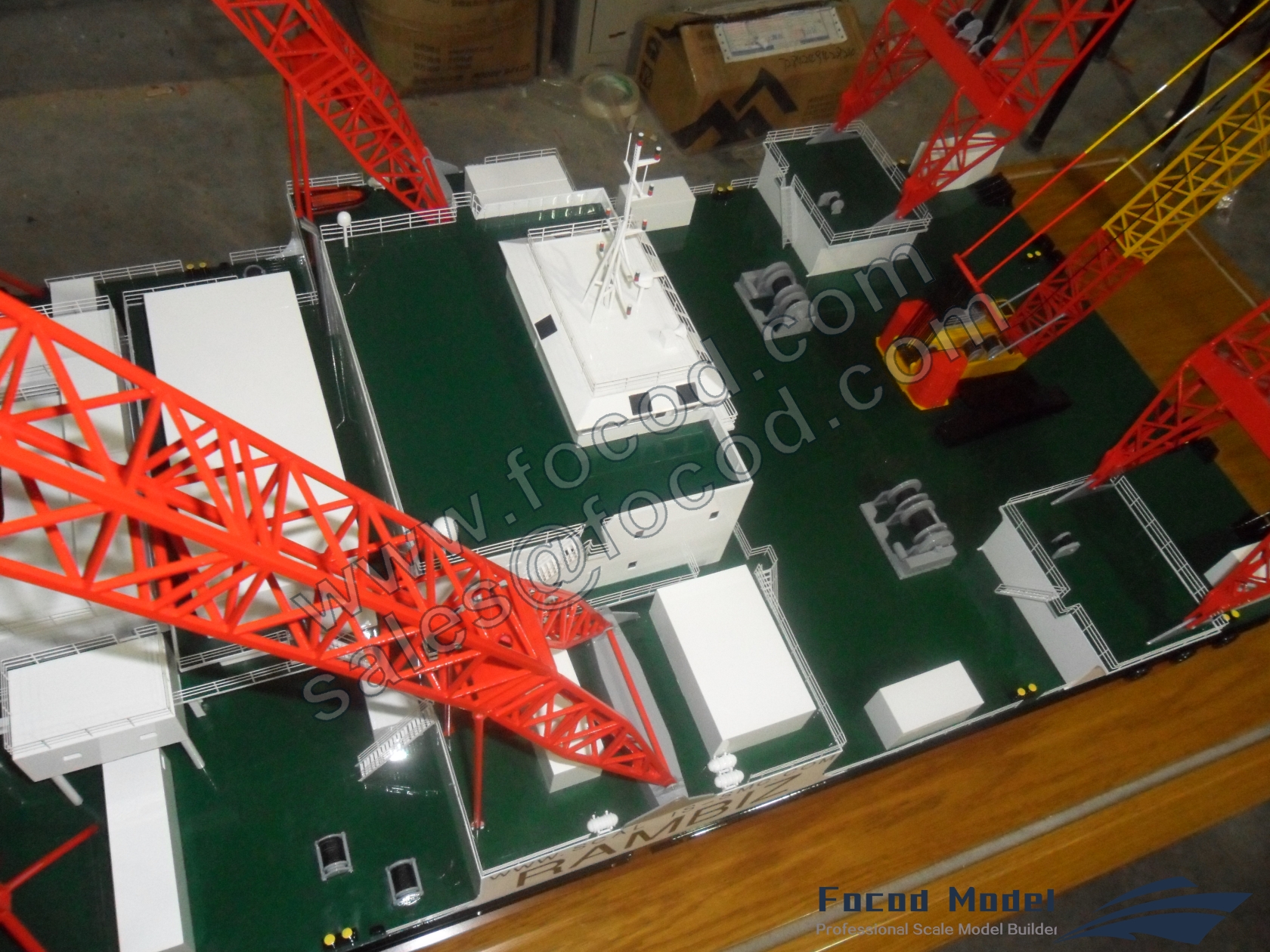 customized model of 85m Heavy Lift Vessel - Rambiz